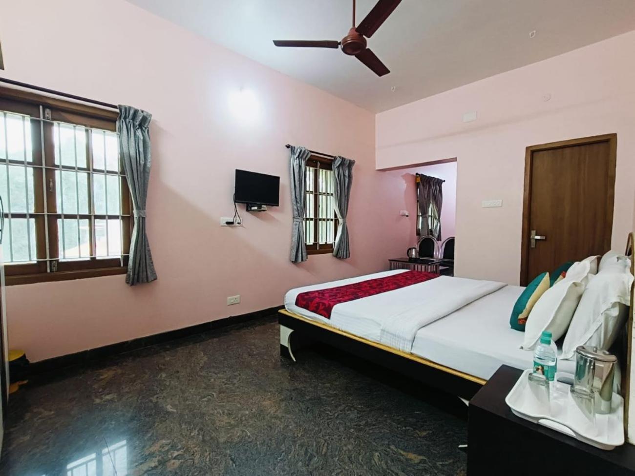 Royal Garden Yercaud Hotel Exterior photo